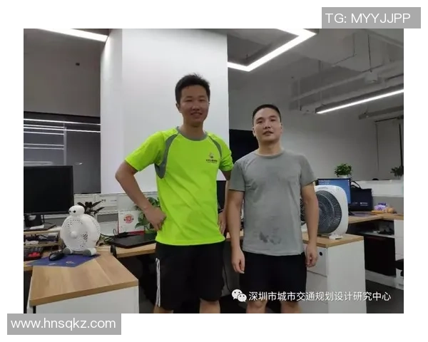 两张内篮球鞋的选择与搭配技巧让你在球场上尽显风采